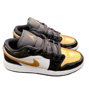 Nike Air Jordan Gold Toe Low Top Shoes Big Girls Size 6.5Y